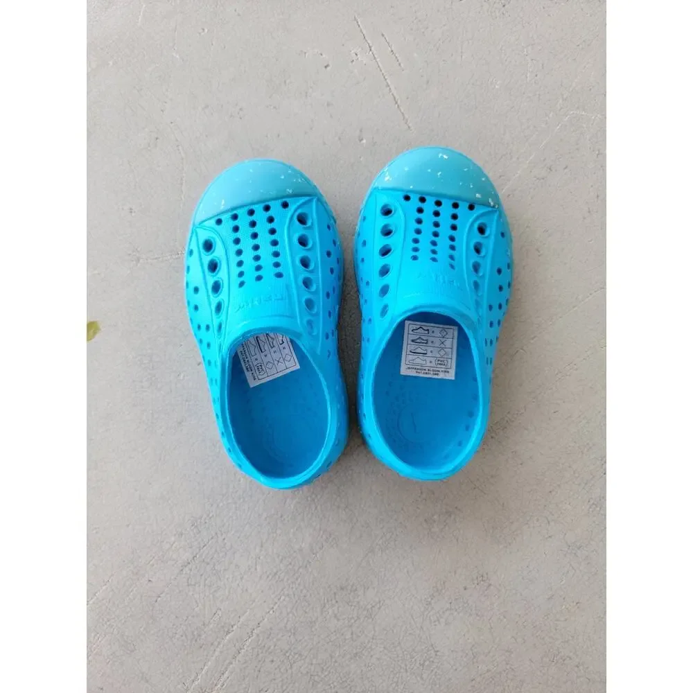 Native Jefferson Bloom Speckled Blue Rubber Slip-On Sneakers Size 4 (Baby)‎